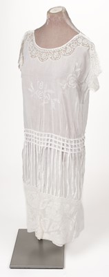 Lot 454 - Lace. A collection of lace and embroidered items, 19th-early 20th century